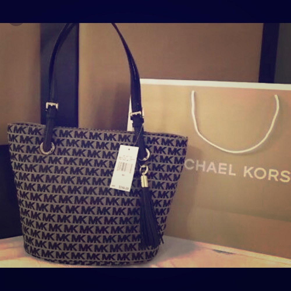 Michael Kors Jet Set Mongram Purse